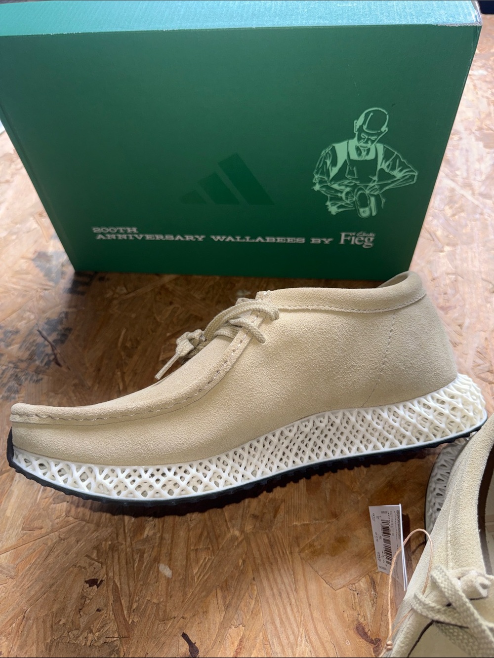 Wallabee Runner KITH - Cream Suede Men’s Shoes - Picture 3 of 4